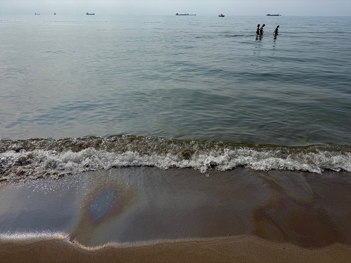 Bartın'ın İnkumu tatil beldesinde kirlilik ve mazot kokusu şikayetiyle ilgili inceleme...