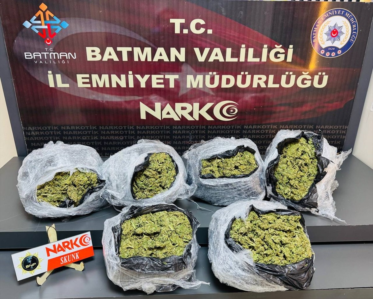 Batman'da bir kamyonette 5 kilo 400 gram skunk ele geçirildi. 