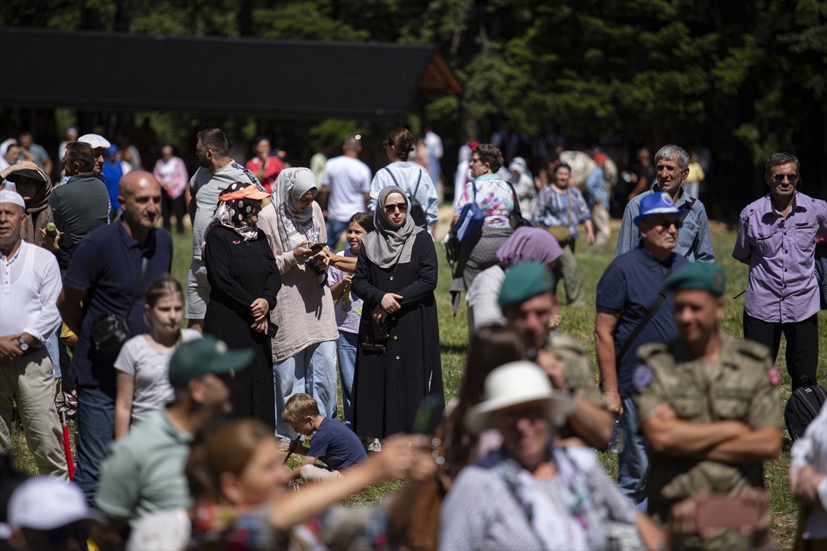 Boşnakların İslam'ı kabul etmesinin en önemli sembollerinden biri olarak bilinen Akhisarlı Ayvaz...