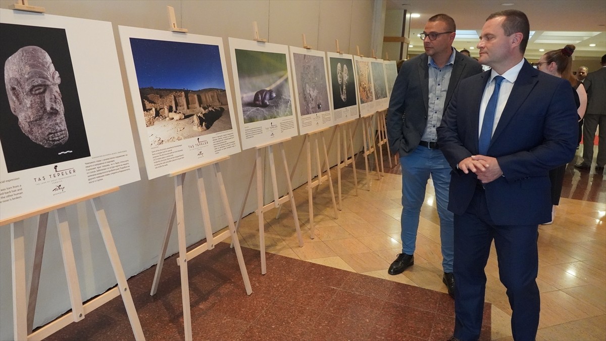 Bulgaristan'ın başkenti Sofya’da düzenlenen “Harikaların Diplomasisi” fotoğraf sergisinde...