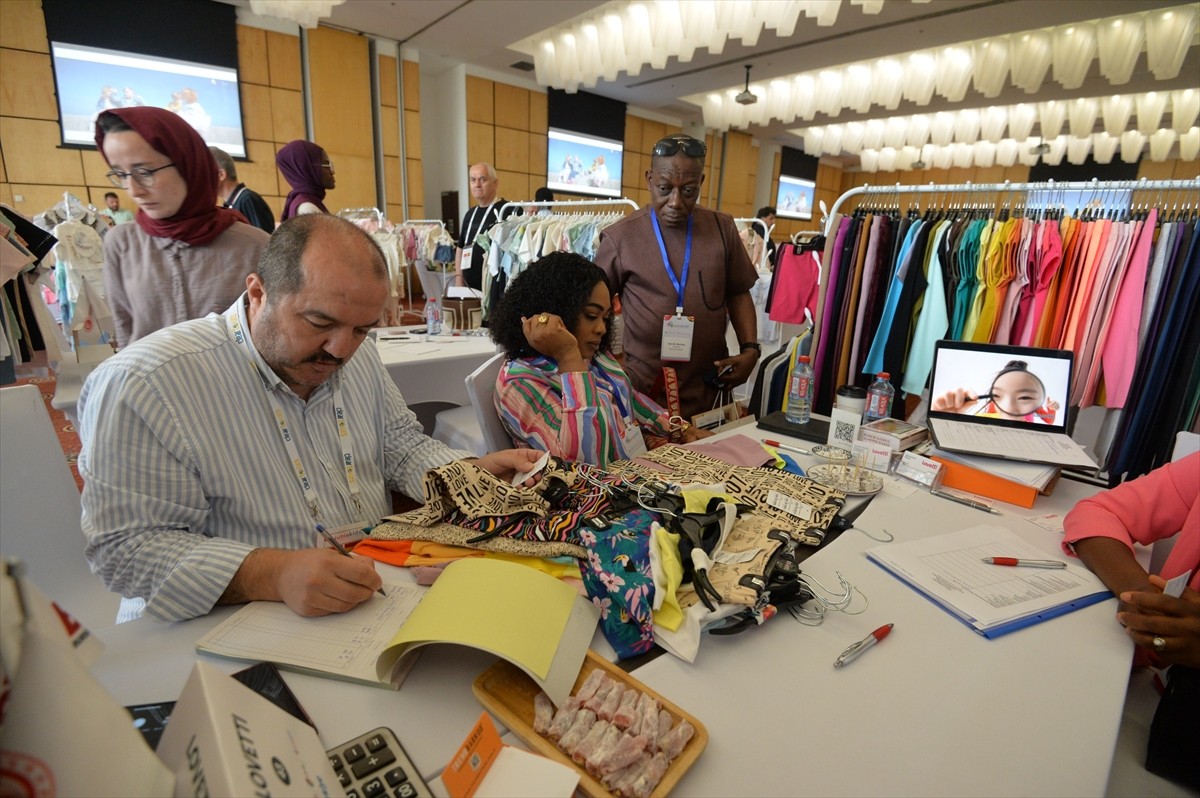 Bursa'da faaliyet gösteren bebek ve çocuk konfeksiyonu sektörü temsilcileri, Gana'nın başkenti...