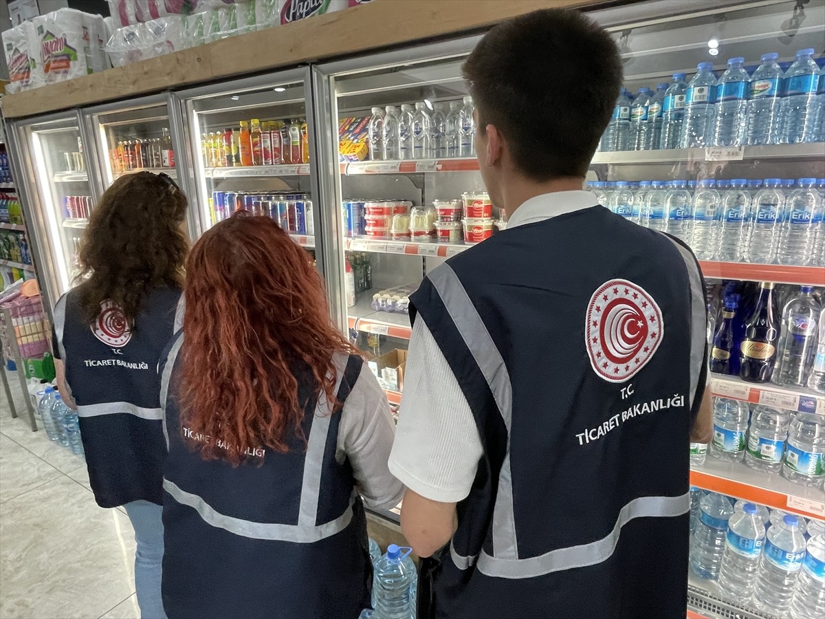 Bursa'da Ticaret İl Müdürlüğü ekipleri, Kurban Bayramı öncesinde dinlenme tesisleri, turistik...