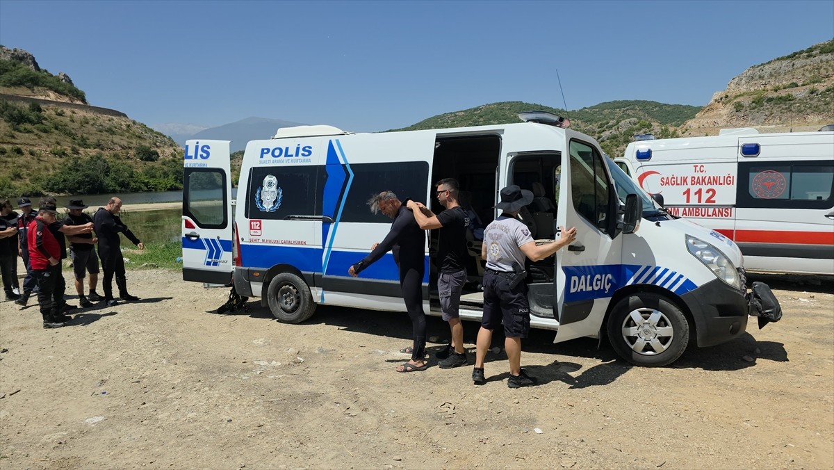 Bursa'nın İnegöl ilçesinde kayıp ihbarı yapılan kişi için İl Emniyet Müdürlüğü Su Altı Arama ve...