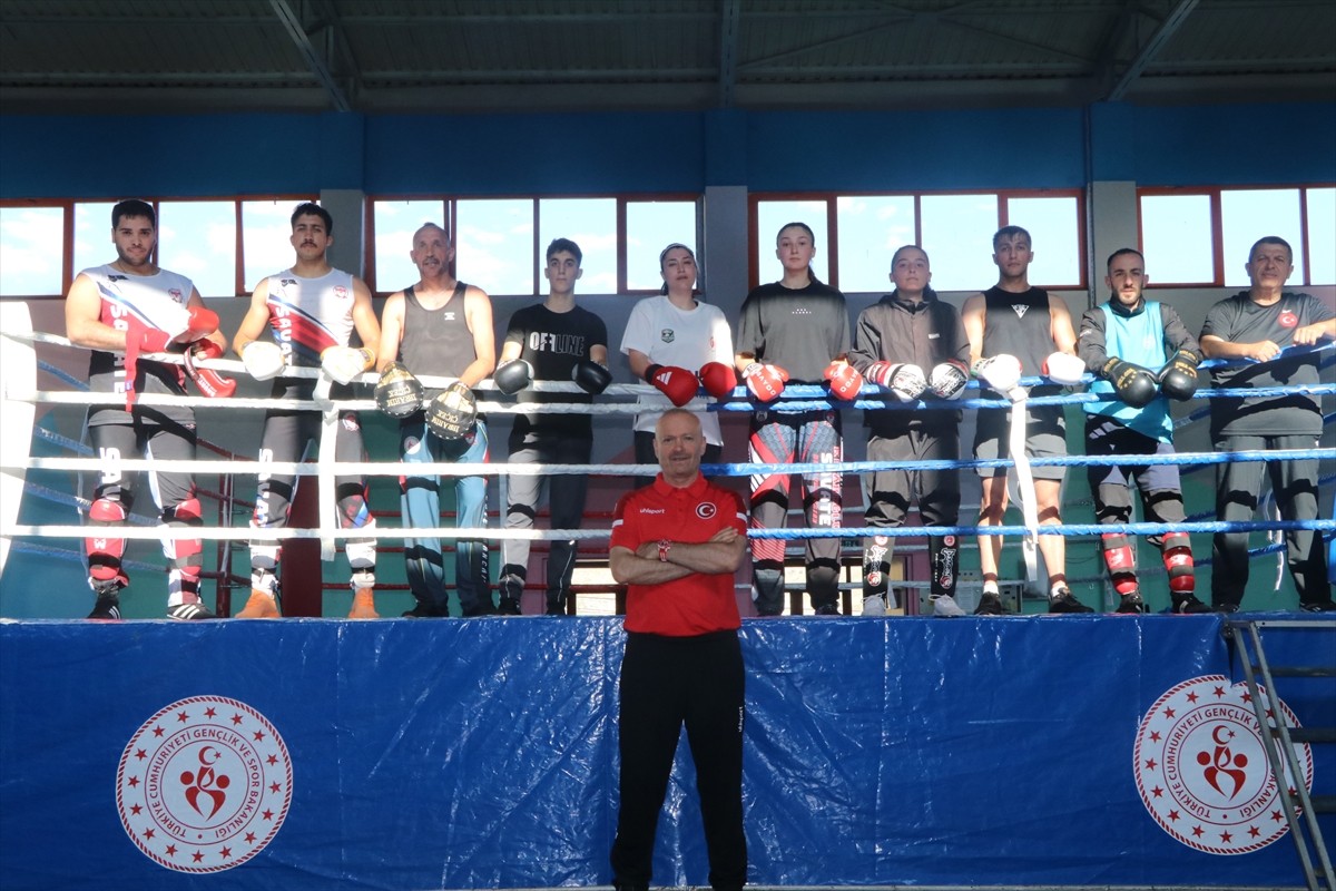 Büyükler Savate Combat Milli Takımı'nın dünya şampiyonası hazırlık kampı Çankırı'da başladı....