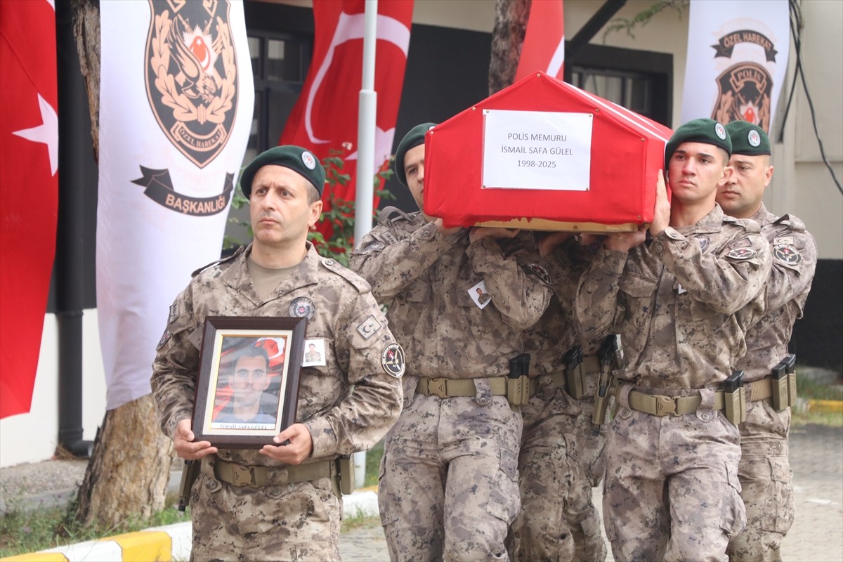 Çankırı'da trafik kazasında yaşamını yitiren özel harekat kursiyerleri polis memuru Aybars Musa...
