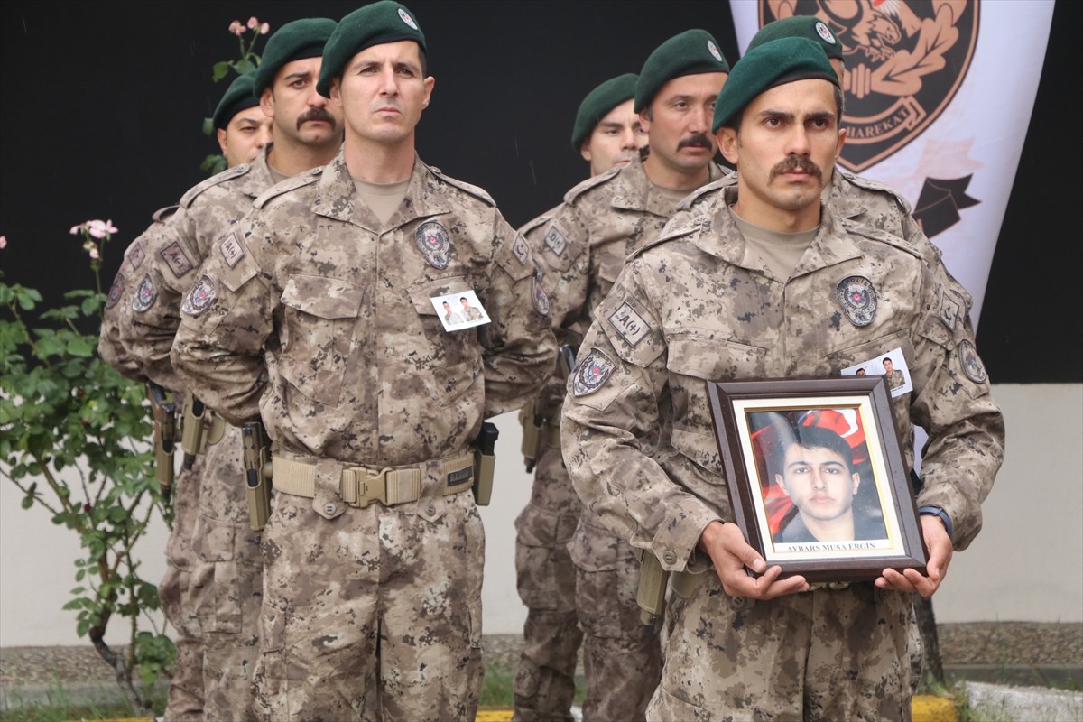 Çankırı'da trafik kazasında yaşamını yitiren özel harekat kursiyerleri polis memuru Aybars Musa...