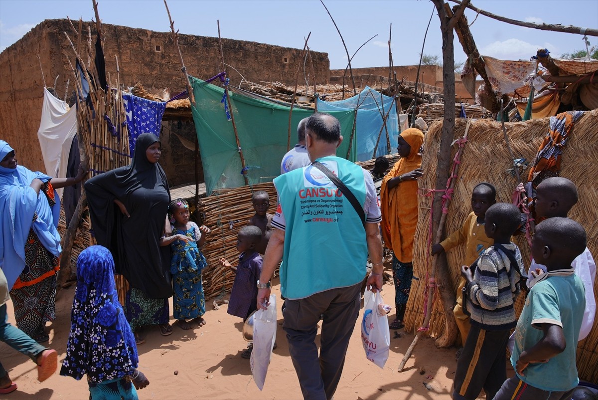 Cansuyu Yardımlaşma ve Dayanışma Derneği, kurban organizasyonu kapsamında bayramın ilk günü...