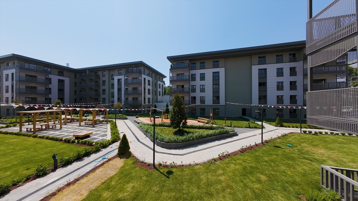 Çevre, Şehircilik ve İklim Değişikliği Bakanı Murat Kurum, 6 Şubat 2023'teki Kahramanmaraş...