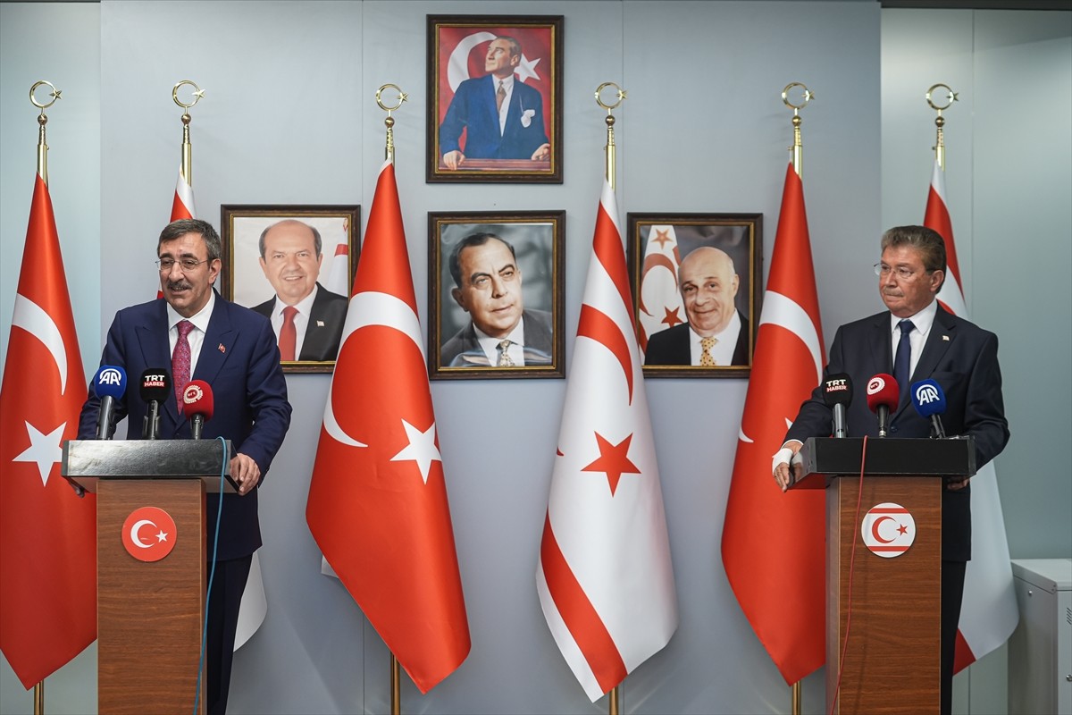Cumhurbaşkanı Yardımcısı Cevdet Yılmaz (solda), çeşitli temaslarda bulunmak üzere KKTC'nin...