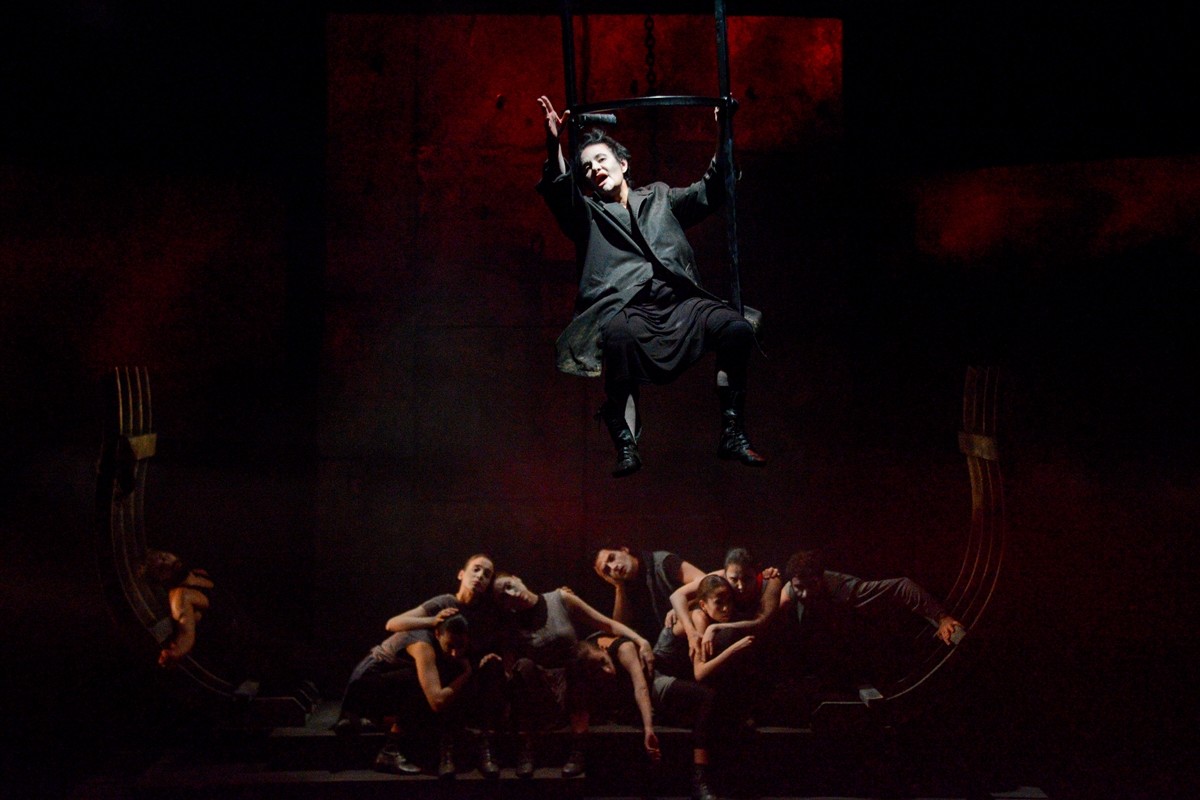 Devlet Tiyatroları (DT), 27. Yapı Kredi Afife Tiyatro Ödülleri'nde 9 dalda 16 adaylıkla yer...