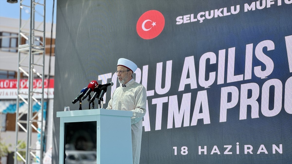 Diyanet İşleri Başkan Yardımcısı İbrahim Hilmi Karslı, Konya Selçuklu ilçesi Hoca Cihan...