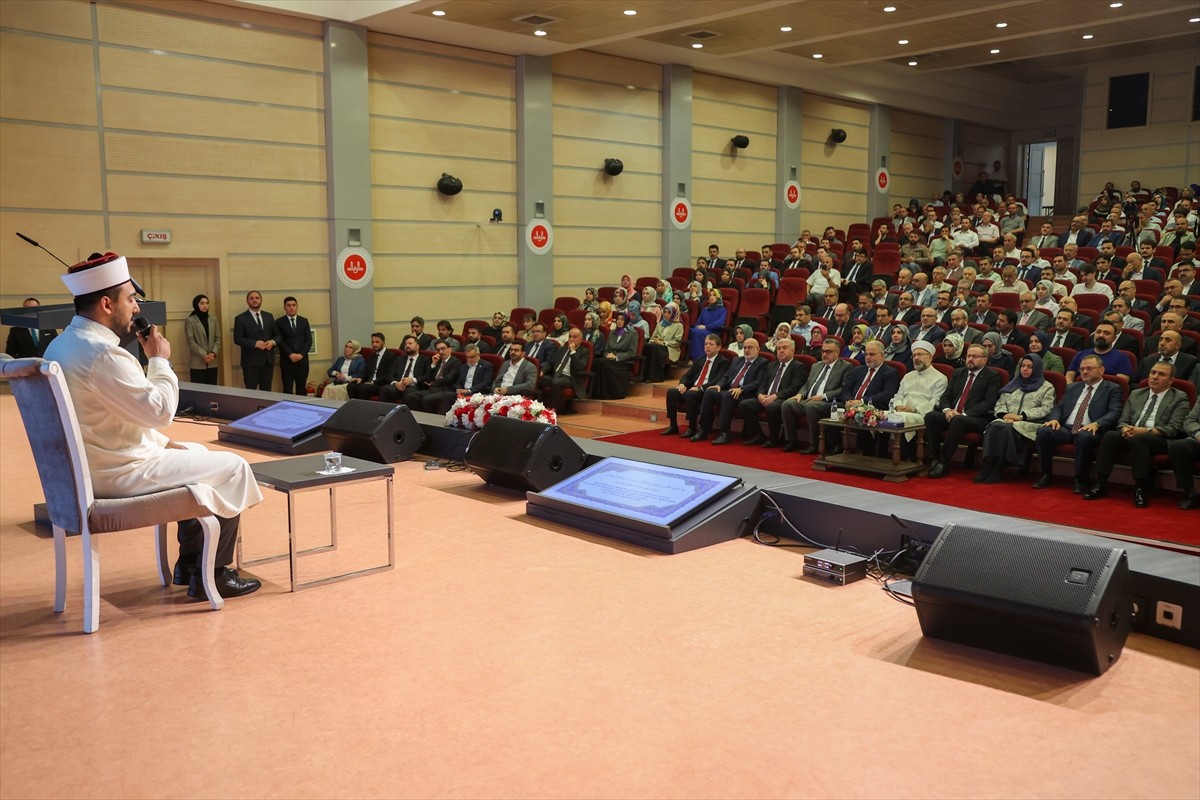 Diyanet İşleri Başkanı Ali Erbaş, Kurban Bayramı'nın ardından Diyanet İşleri Başkanlığı merkez...