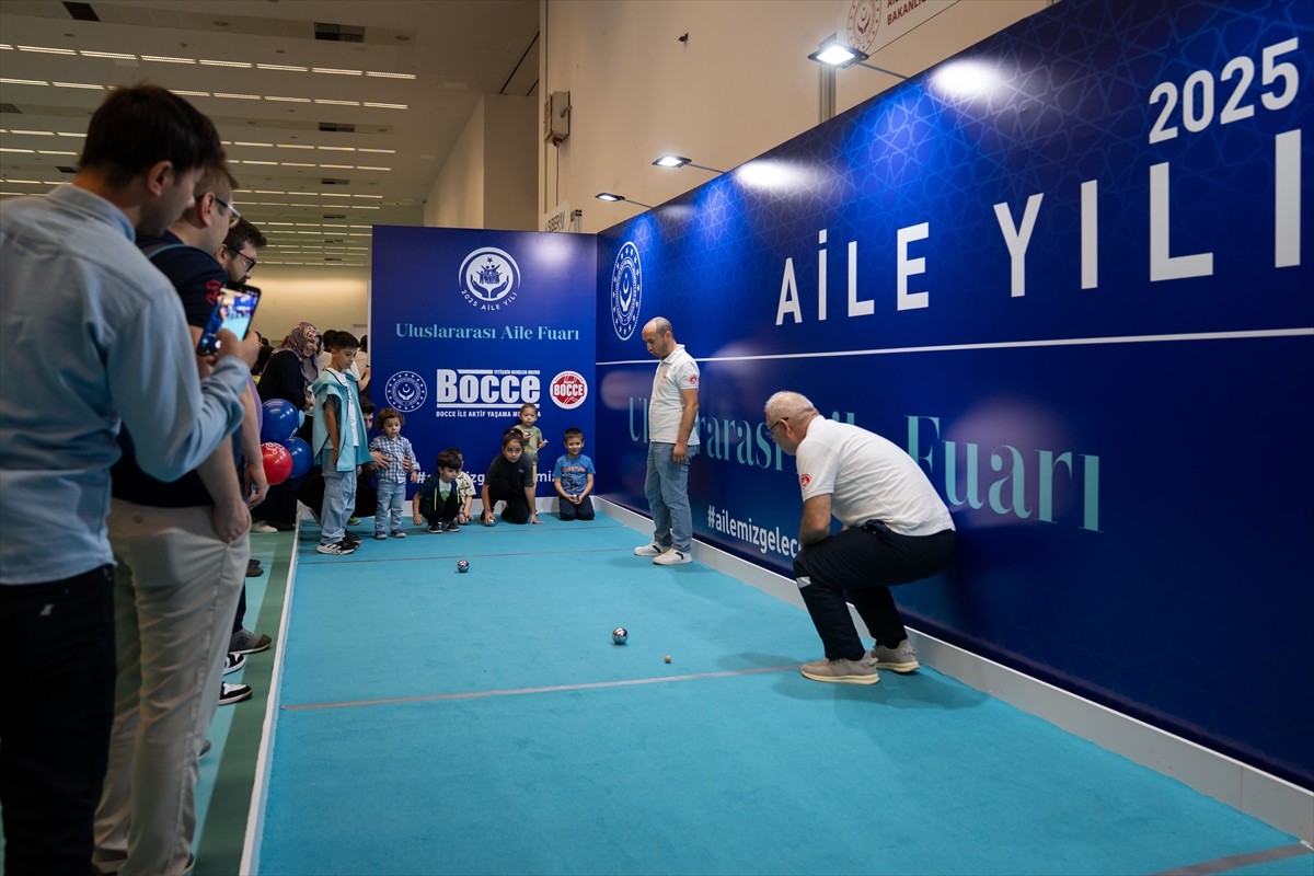 Diyanet İşleri Başkanlığı ve Türkiye Diyanet Vakfı tarafından "aile ve iyilik" temasıyla...