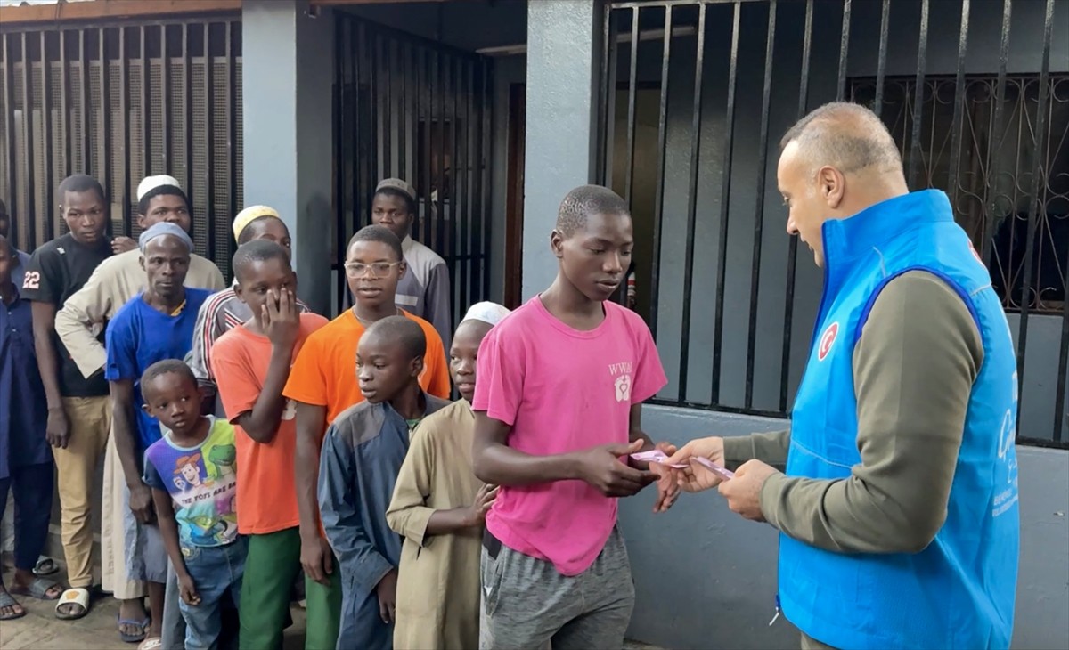 Diyanet İşleri Başkanlığı ve Türkiye Diyanet Vakfının (TDV) "Kurbanını paylaş, kardeşinle...