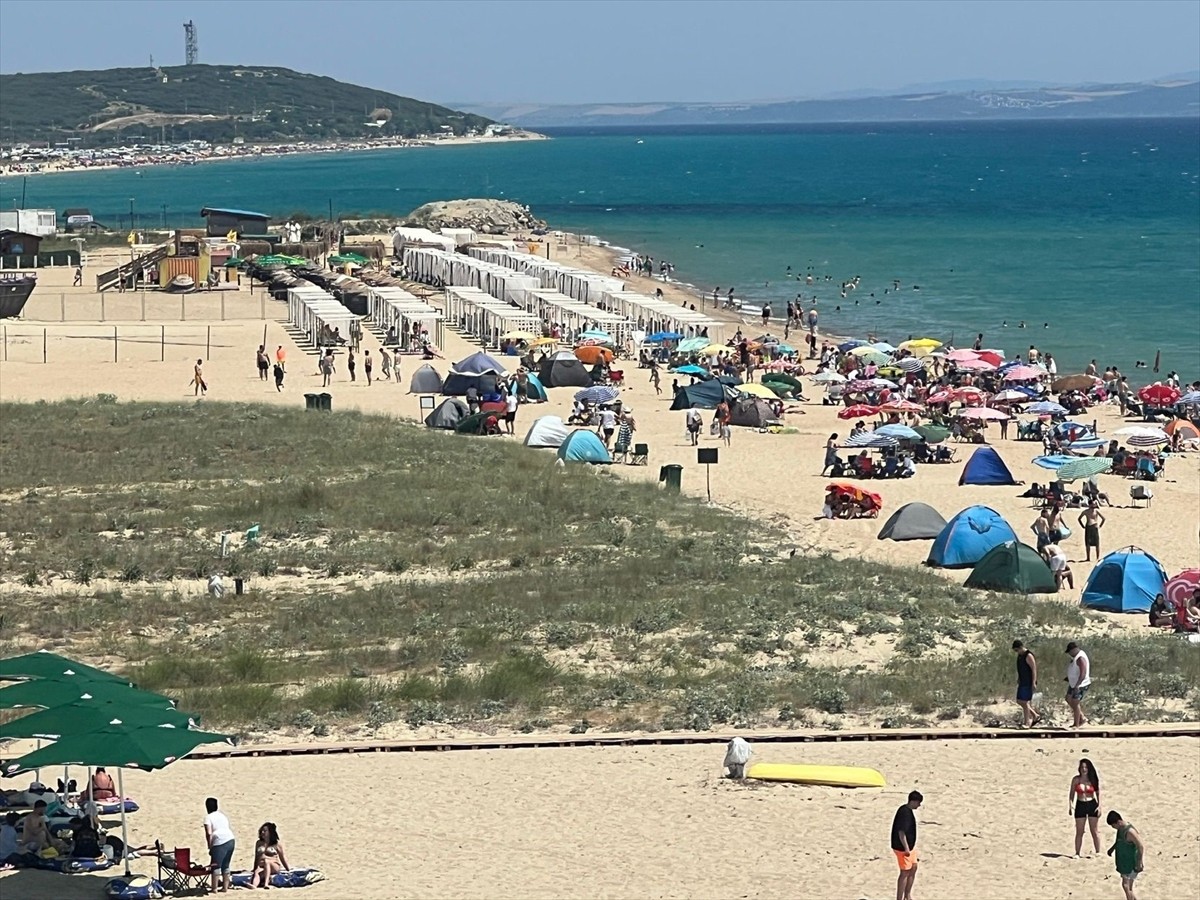 Edirne'nin Ege Denizi kıyısındaki Saros Körfezi'nde, Kurban Bayramı dolayısıyla yoğunluk...