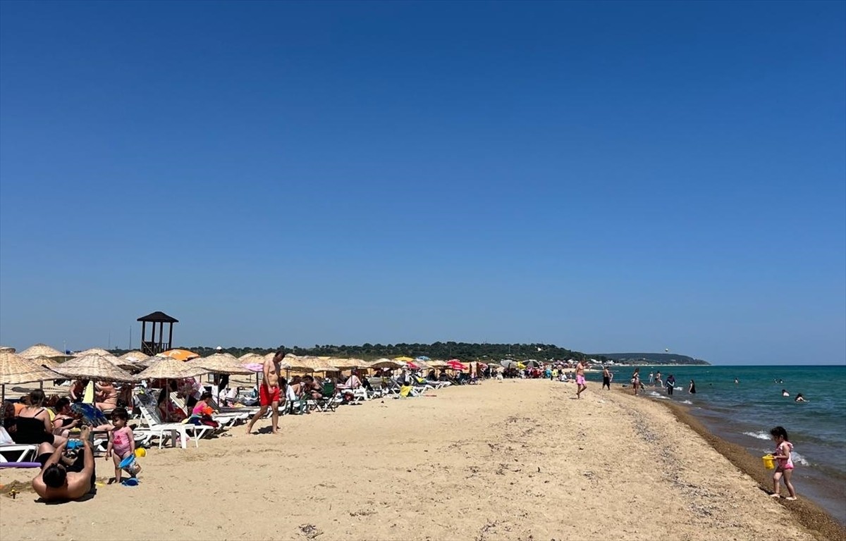 Ege Denizi'nin kuzeydoğusunda Edirne sınırlarında yer alan Saros Körfezi'ndeki sahillerde Kurban...