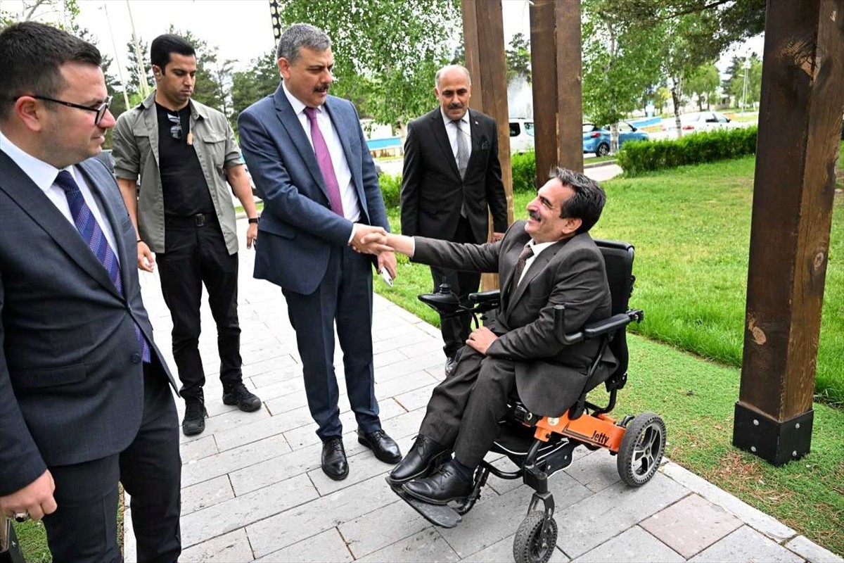 Erzurum'da engellilerin taleplerinin dinlenebilmesi için "Arzuhal Günleri" buluşması programı...
