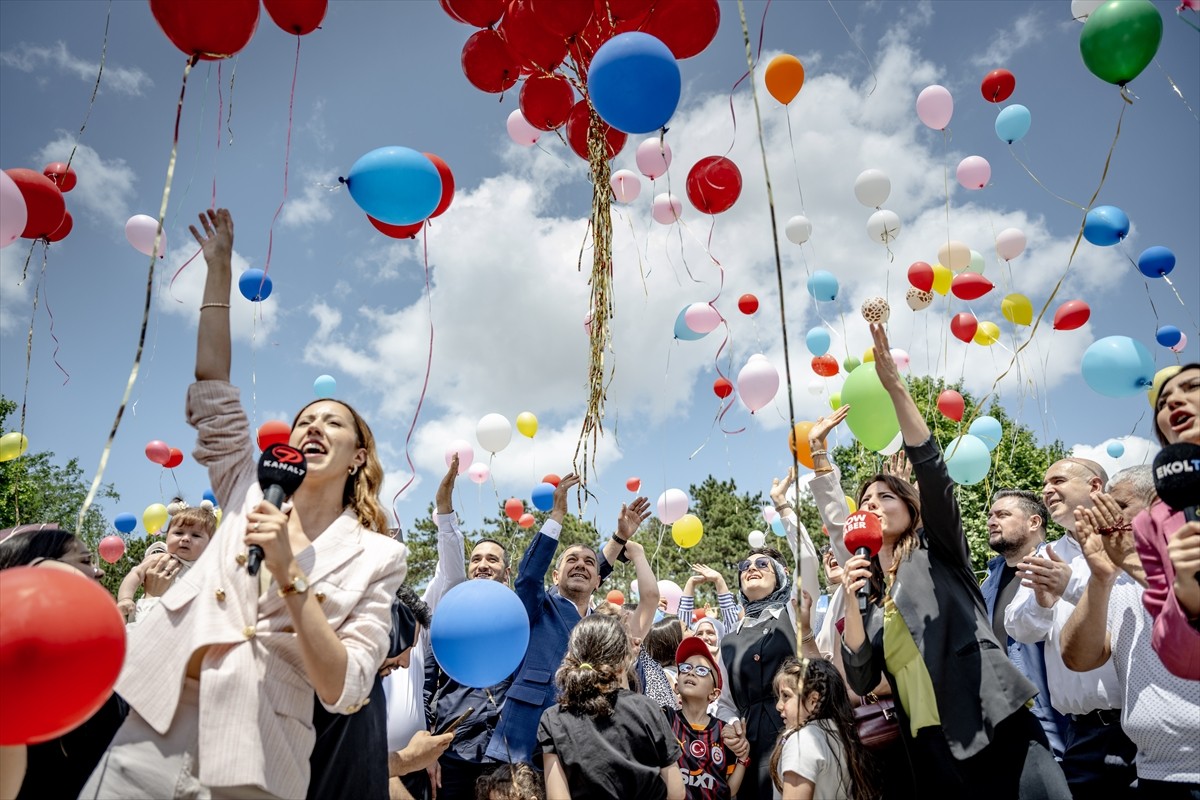 Esenler Belediyesi, kanseri yenen 7 yaşındaki Selim Savukduran için balon uçurma etkinliği...