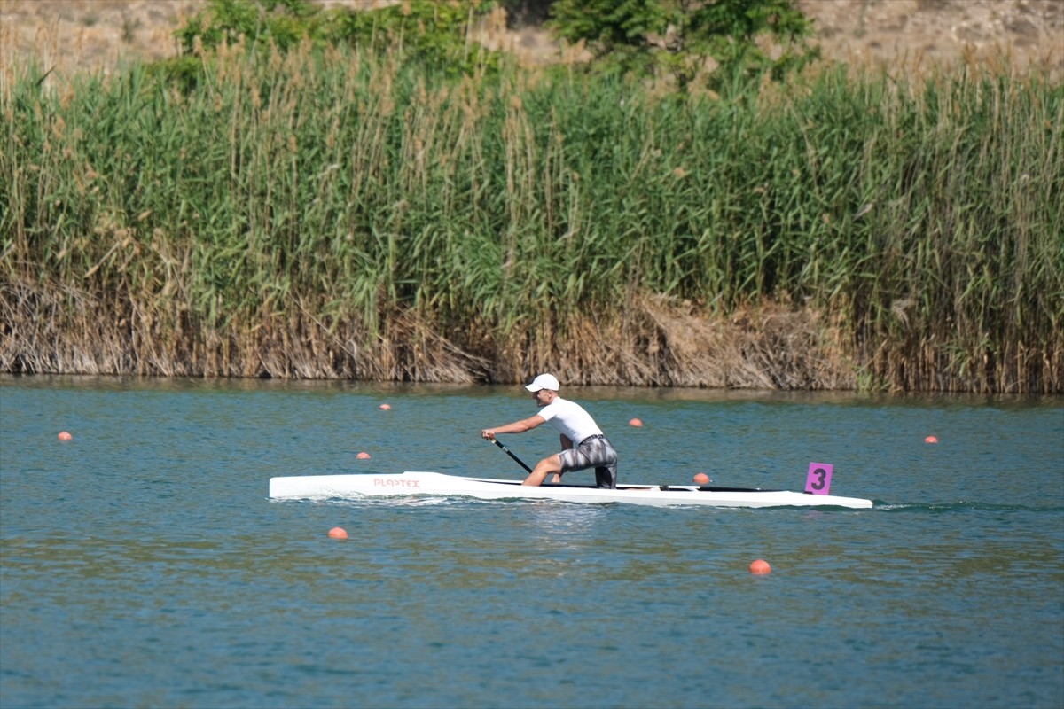 Eskişehir'de, Türkiye Kano Federasyonu ile Eskişehir Büyükşehir Belediyesi iş birliğiyle organize...