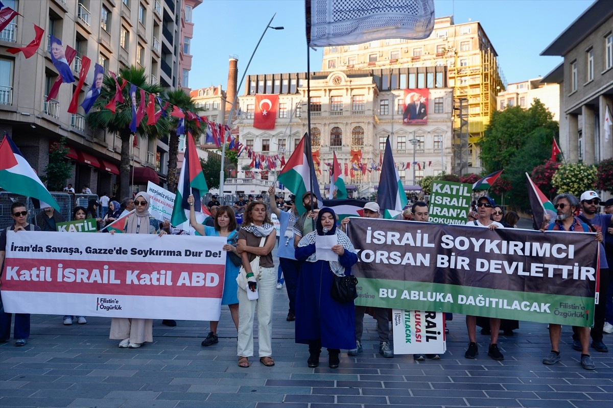 Filistin'e özgürlük gönüllüleri, İsrail'in Gazze'ye ve İran'a yönelik saldırılarını Beyoğlu'nda...