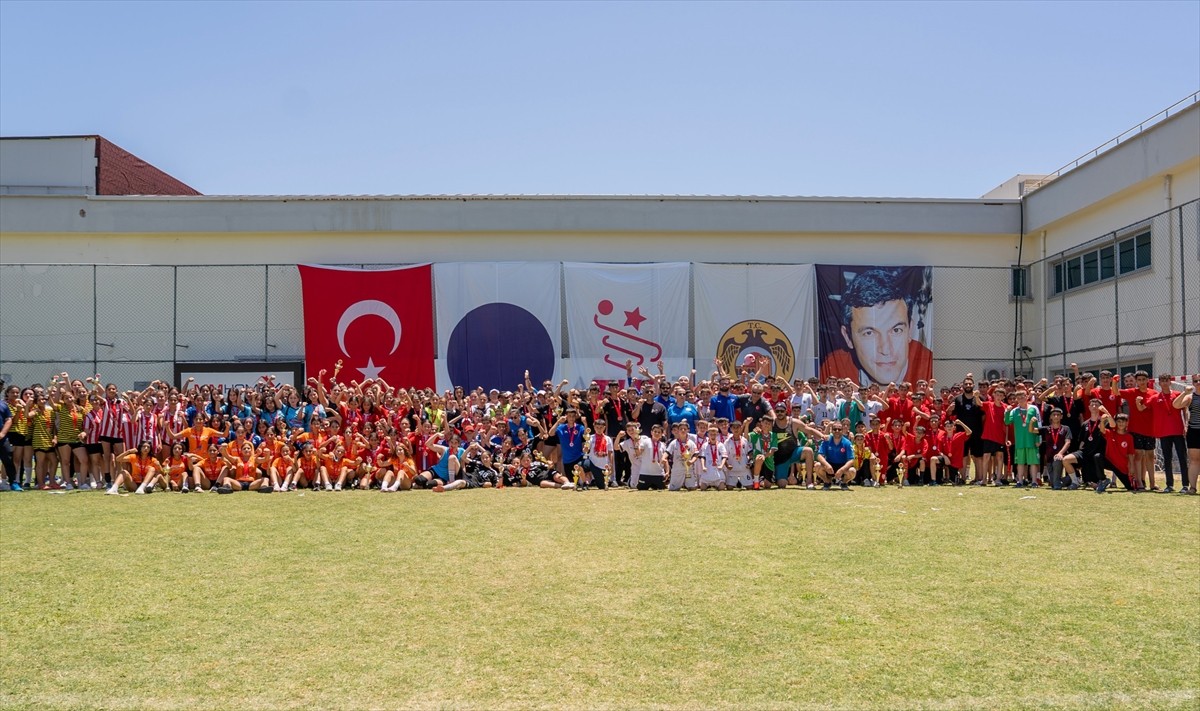 Hentbolda geleneksel hale gelen Ramazan Demirci Açık Alan Turnuvası'nın 30'uncusu, Antalya'nın...