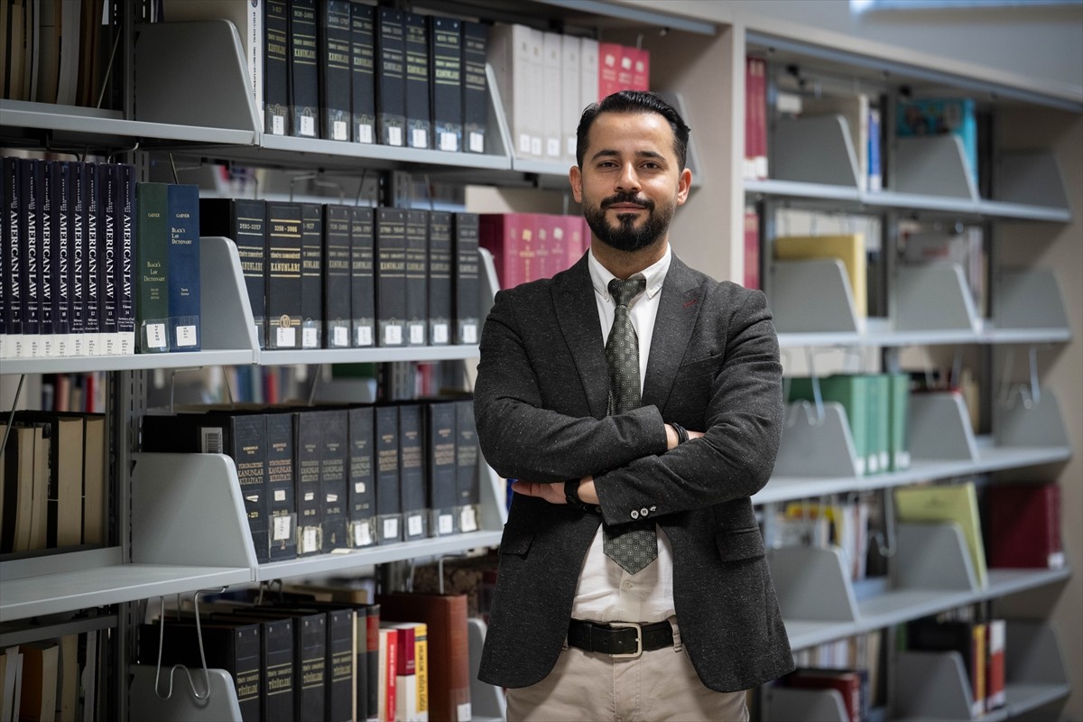 Hızlı mesajlaşma uygulaması üzerinden telif hakkı başta olmak üzere yasa dışı içerik paylaşan...