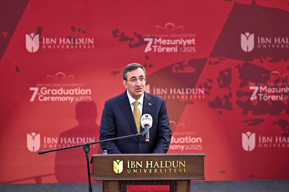 İbn Haldun Üniversitesinin (İHÜ) 7. Mezuniyet Töreni, üniversitenin Başakşehir yerleşkesinde...