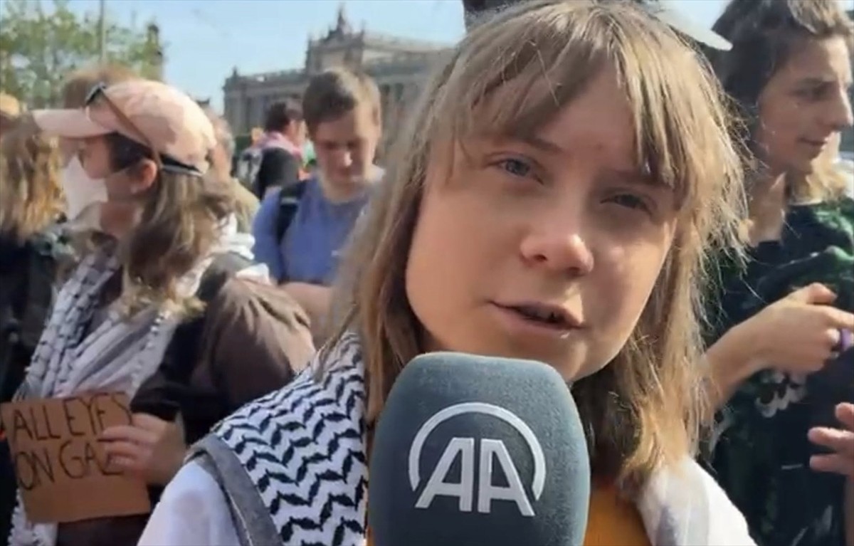 İsrail'in Filistinlilere uyguladığı soykırımın durdurulmasını isteyen iklim aktivisti Greta...