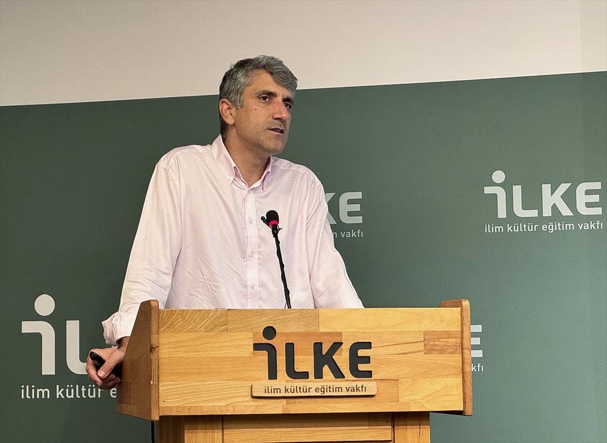 İstanbul'da, İlim Kültür Eğitim Vakfınca (İLKE) "Nüfus ve Aile: Yeni Dönemde Toplumsal Dönüşümün...