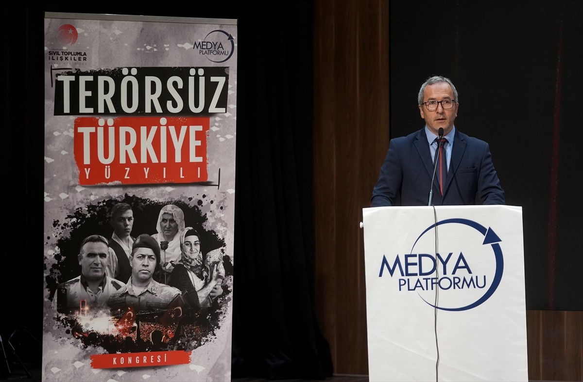 İstanbul'da, Medya Platformu Derneğinin ev sahipliğinde düzenlenen "Terörsüz Türkiye Yüzyılı...