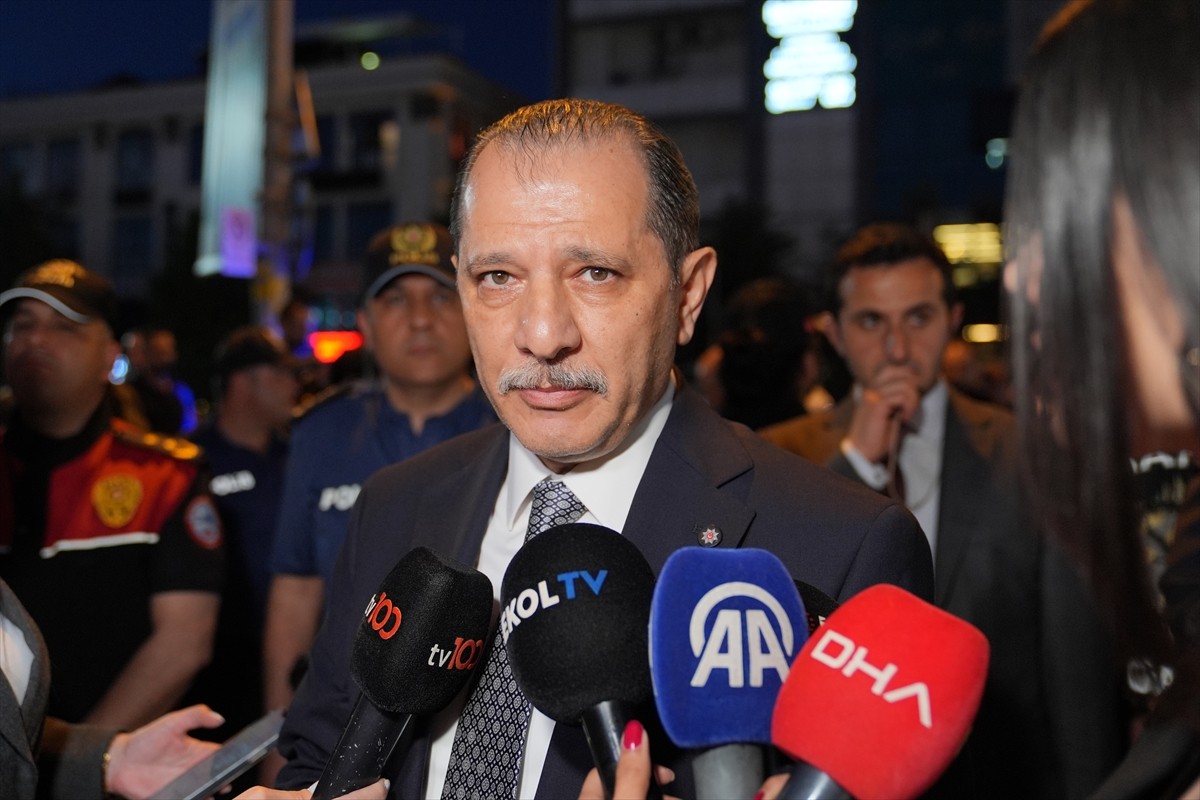 İstanbul Emniyet Müdürü Selami Yıldız, Ümraniye'deki geniş çaplı asayiş ve narkotik uygulamasını...