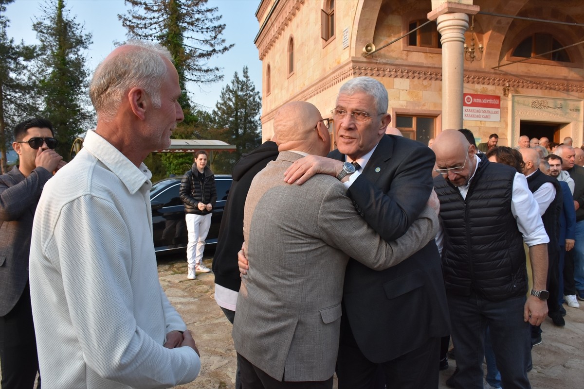 İYİ Parti Genel Başkanı Müsavat Dervişoğlu, Ordu'nun Fatsa ilçesindeki Kabakdağı Camisi'nde bayram...
