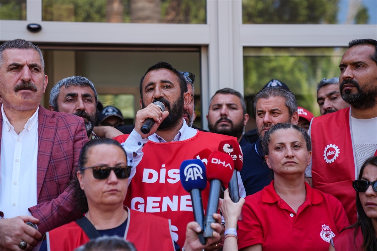 İzmir Büyükşehir Belediyesine bağlı İZELMAN, İZENERJİ ve EGEŞEHİR şirketlerinde çalışan yaklaşık...