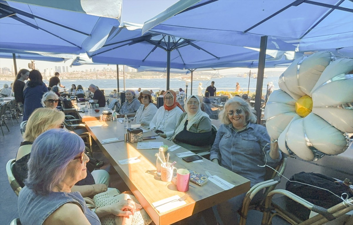 Kanser tedavisi sürecinde yaşanan zorluklara dikkati çekmek ve hasta yakınlarının dayanışmasını...