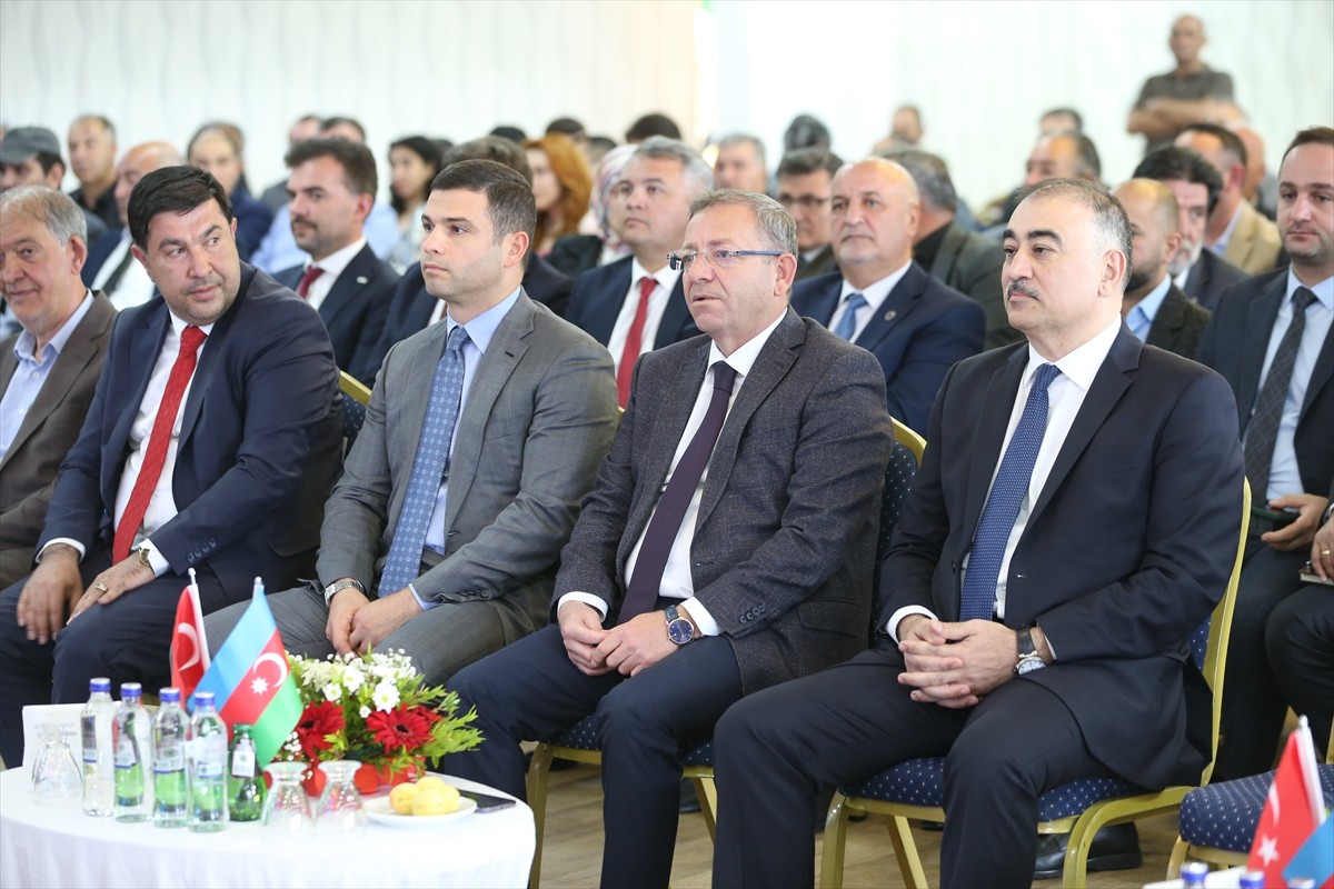 Kars'ta Türkiye ve Azerbaycan iş insanlarının katılımıyla "Serhat İlleri Bölgesel Ekonomik Forumu"...