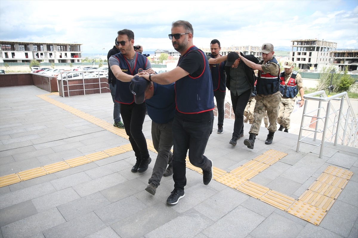 Kars, Şanlıurfa, Artvin, Erzurum ve Bayburt'ta Kurban Bayramı öncesi hayvan dolandırıcılığı...