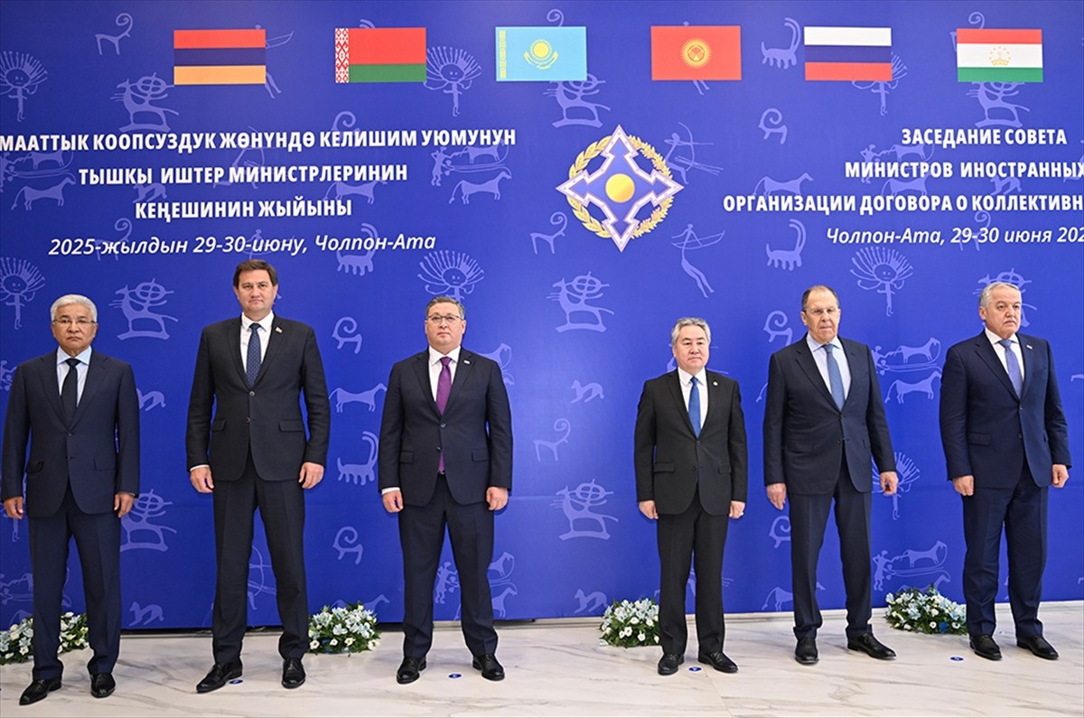 Kırgızistan'ın tatil merkezi Çolpon-Ata şehrinde Kolektif Güvenlik Antlaşması Örgütü (KGAÖ)...