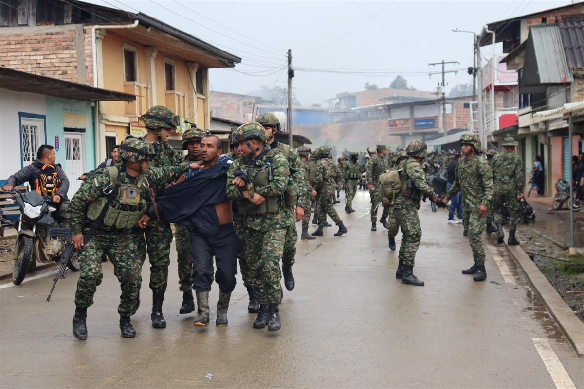Kolombiya'da 22 Haziran’da alıkonulan 57 asker, ordunun düzenlediği operasyon sonucu sağ salim...