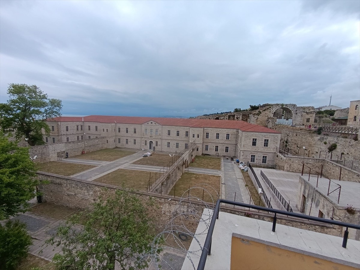 Kültür ve Turizm Bakanlığınca, edebiyat ve düşünce dünyasından pek çok önemli ismin izlerini...