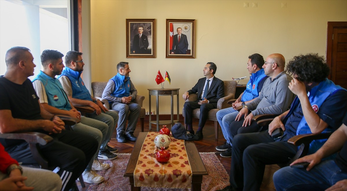 Kurban Bayramı dolayısıyla Mozambik'te bulunan Türkiye Diyanet Vakfı (TDV) heyeti, Türkiye'nin...