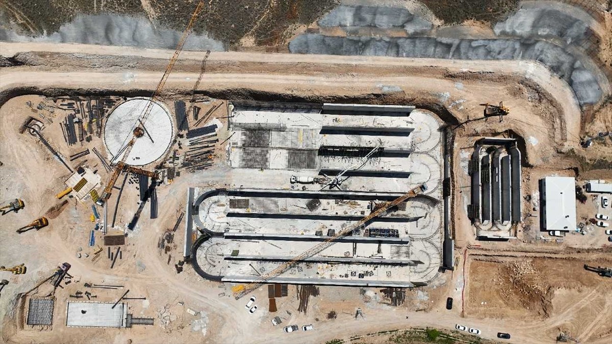 Malatya'nın Yeşilyurt ilçesinde yapımı süren İkizce deprem konutlarındaki atık sular, arıtılarak...