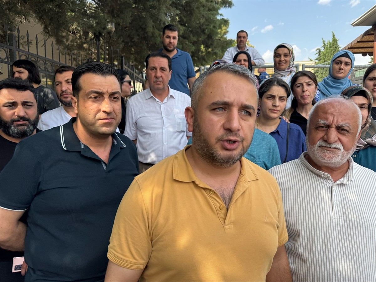 Mardin'in merkez Artuklu ilçesinde otomobilin çarpması sonucu 2 çocuğun öldüğü kazaya ilişkin...