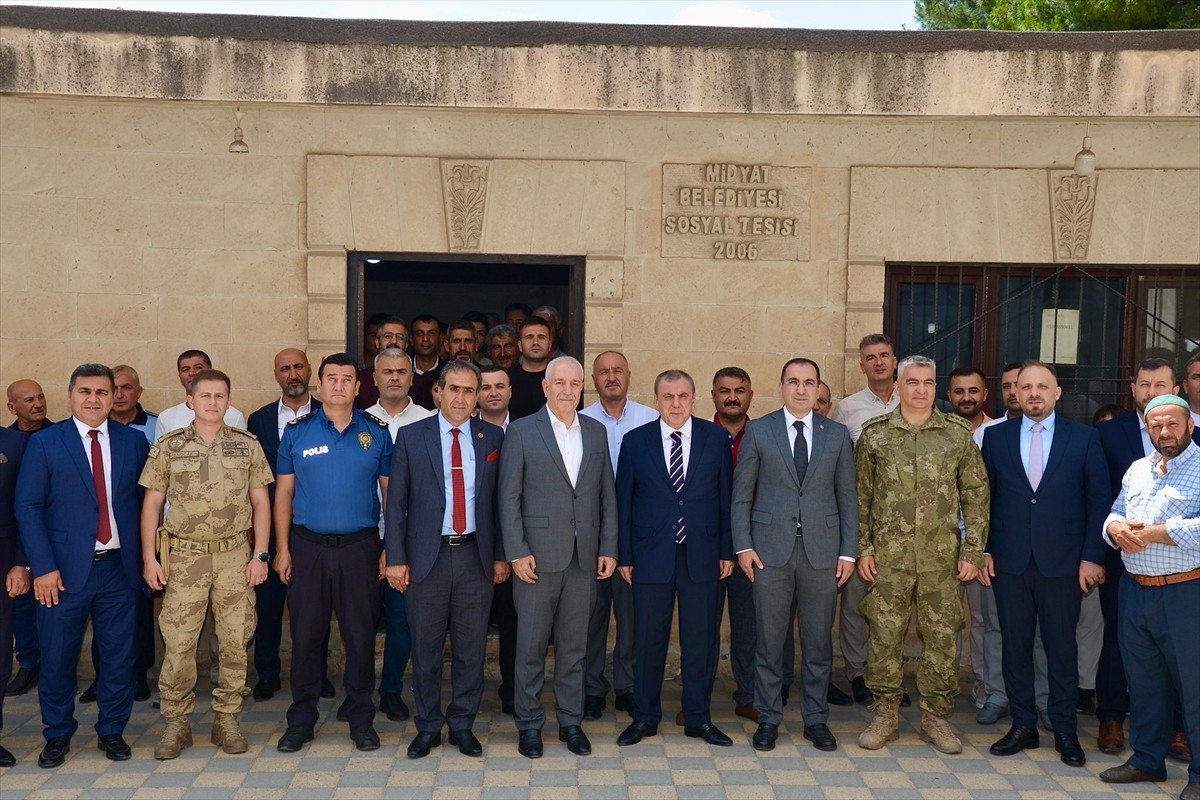 Mardin’in Midyat ilçesinde Kurban Bayramı dolayısıyla Süryani ve Ezidi vatandaşların katılımıyla...
