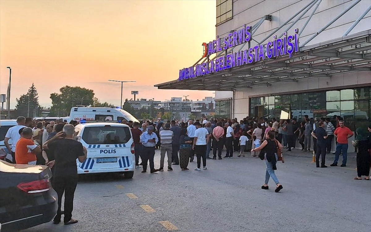 Mersin'in Tarsus ilçesinde, iki aile arasında çıkan silahlı kavgada 2 kişi öldü, 2 kişi ağır...