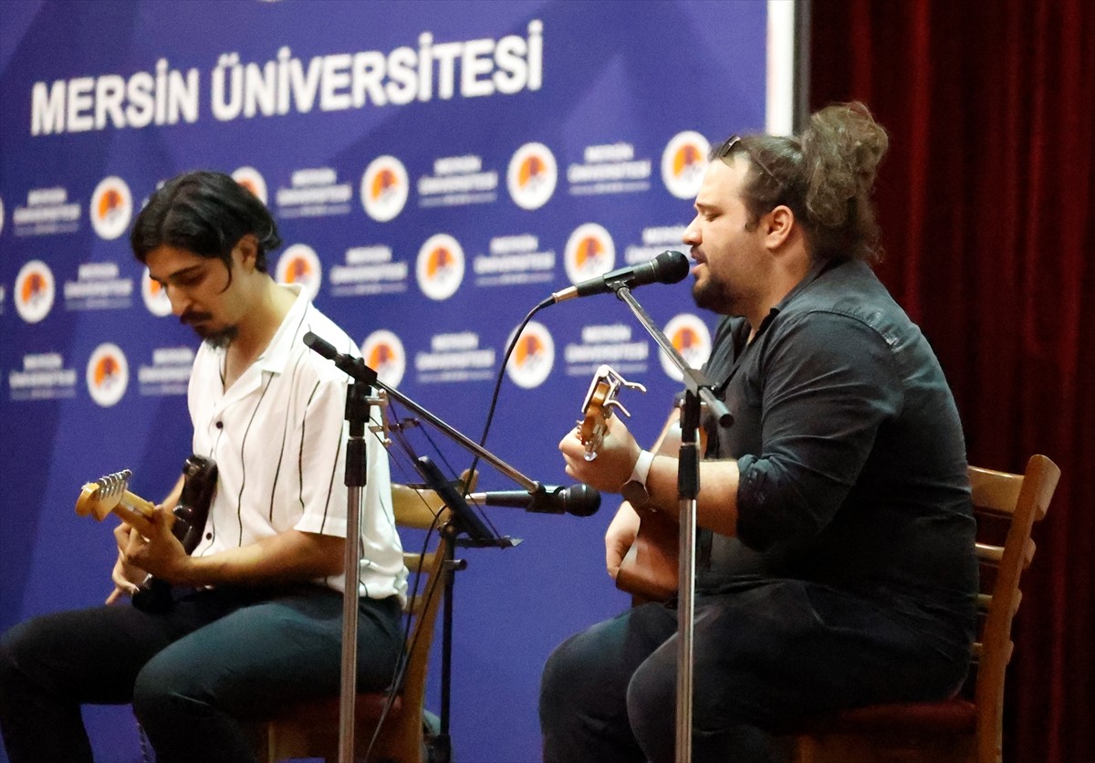 Mersin Üniversitesi (MEÜ) İletişim Fakültesinde eğitimlerini tamamlayan 67 öğrenci için mezuniyet...