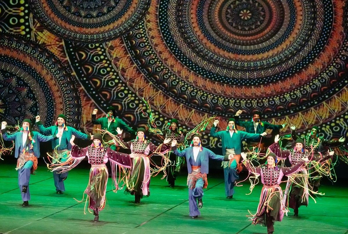 Milli Eğitim Bakanlığı (MEB) bünyesindeki öğretmenlerden oluşan İstanbul Maarif Orkestrası ile...