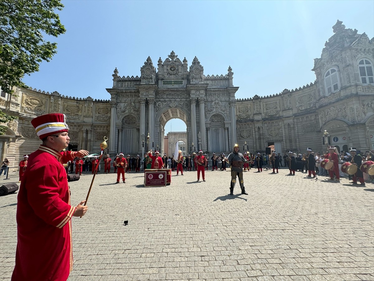 Milli Saraylar Başkanlığı tarafından gelenek haline getirilen yaz dönemi mehteran gösterileri...