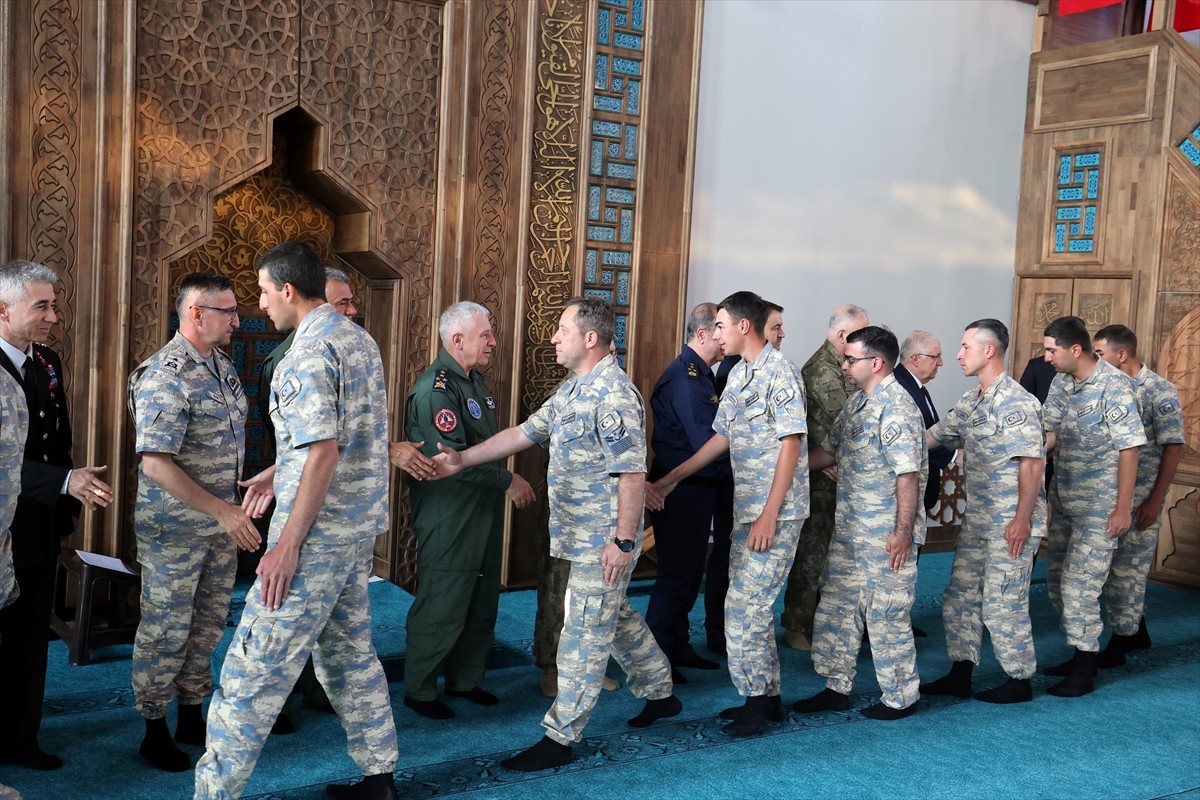 Milli Savunma Bakanı Yaşar Güler, Kütahya'da konuşlu Hava Er Eğitim Tugay Komutanlığı'nı ziyaret...