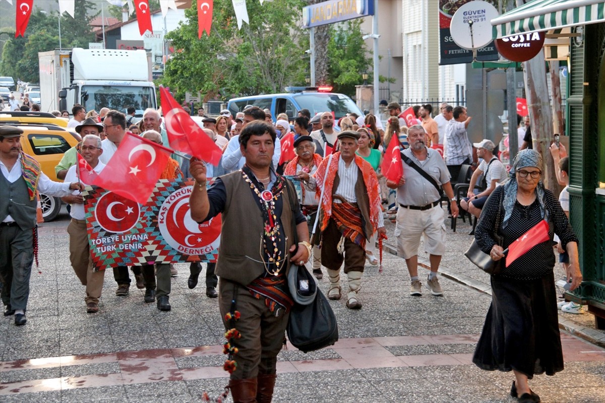 Muğla'nın Fethiye ilçesinde bu yıl 22'ncisi düzenlenen "Göcek, Gürsu, Pırnaz Yayla Yürüyüşü"...