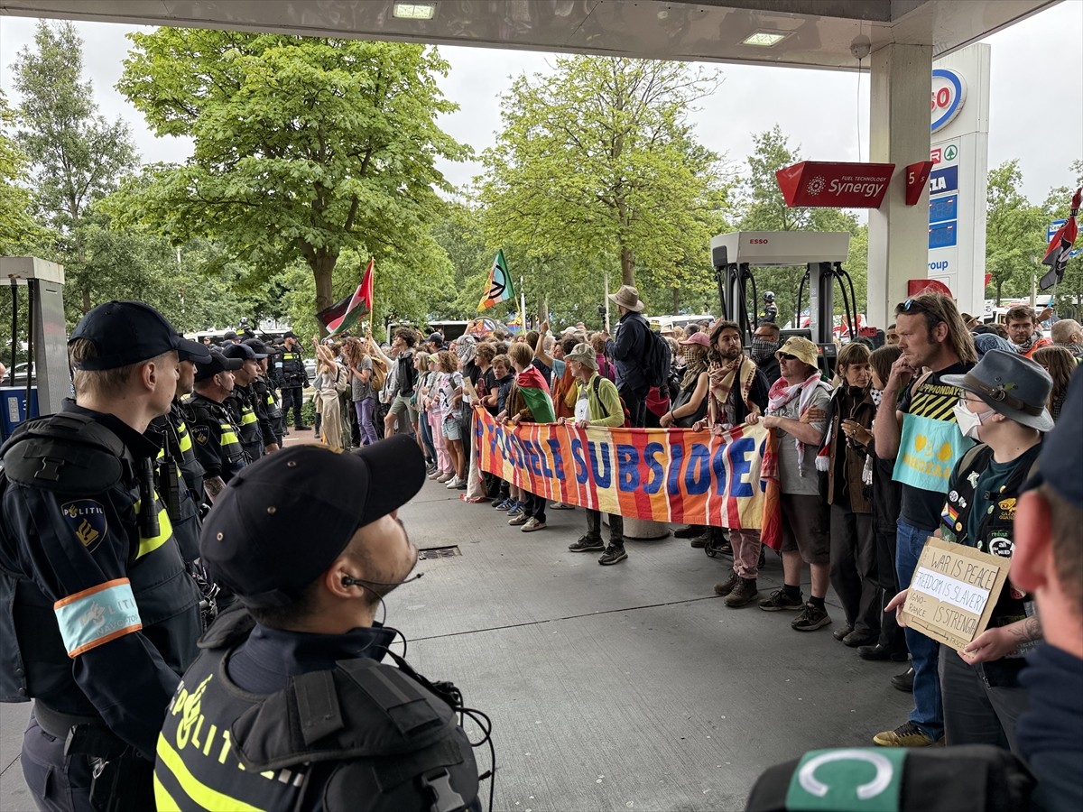 NATO Devlet ve Hükümet Başkanları Toplantısı'nın yapıldığı Hollanda'nın Lahey kentinde...